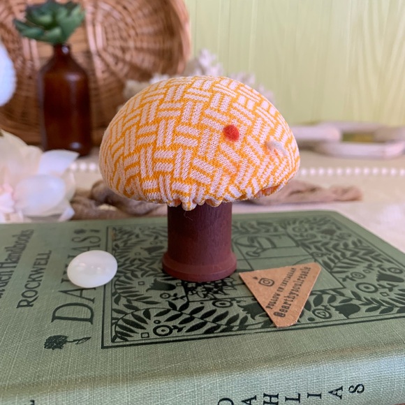 Vintage Mushroom Decor 🍄🟫 - Picture 2 of 10